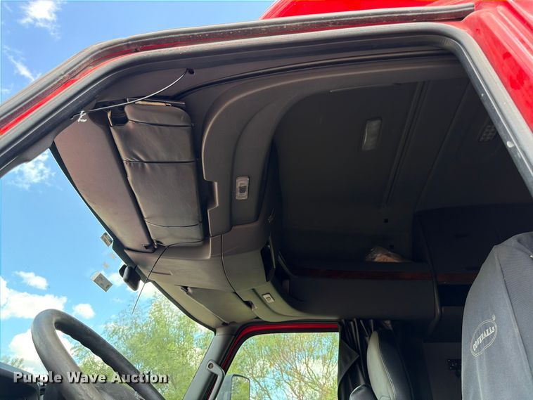 image for item ED5917 2019 International LT625 semi truck