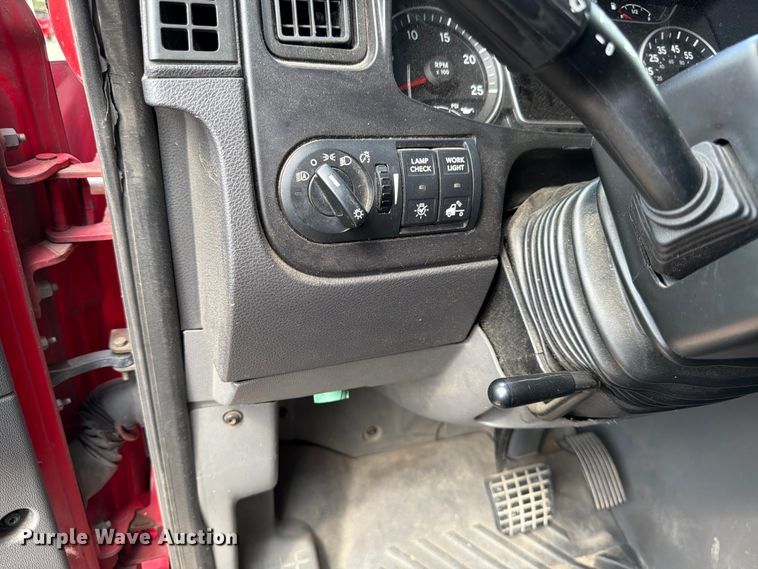 image for item ED5917 2019 International LT625 semi truck