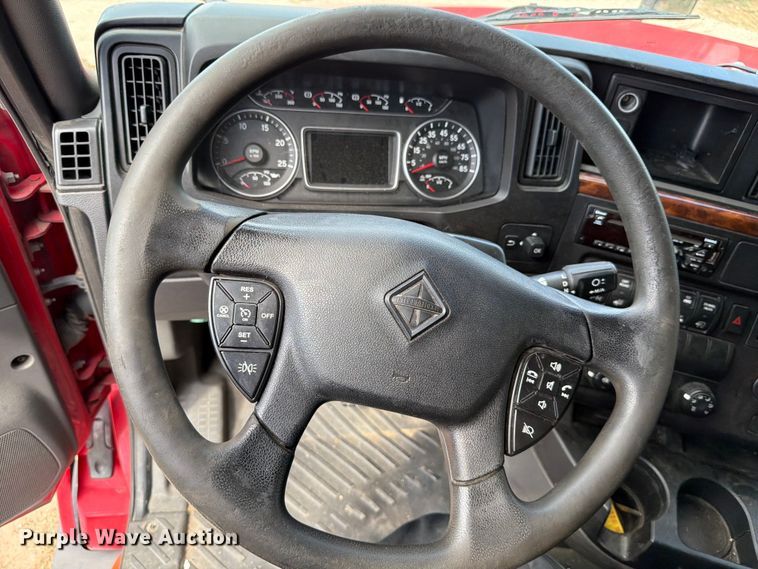 image for item ED5917 2019 International LT625 semi truck