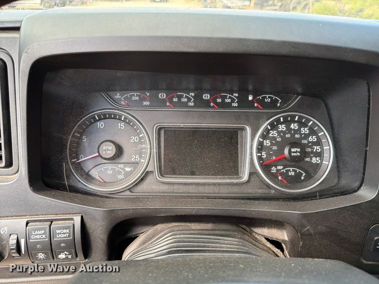 image for item ED5917 2019 International LT625 semi truck