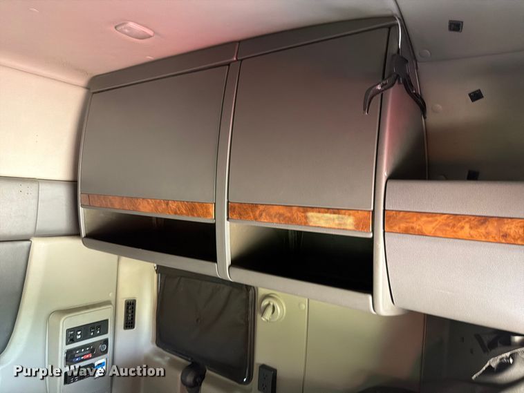 image for item ED5917 2019 International LT625 semi truck