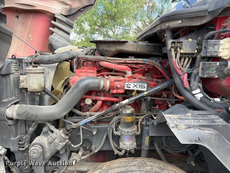 image for item ED5917 2019 International LT625 semi truck