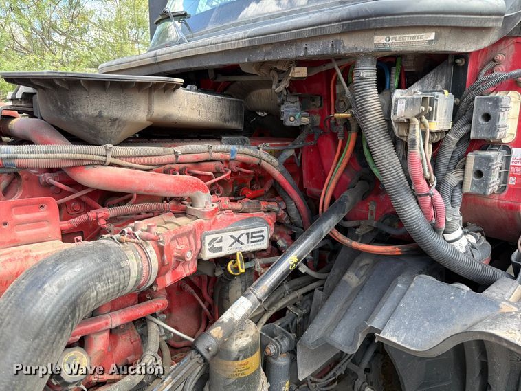 image for item ED5917 2019 International LT625 semi truck