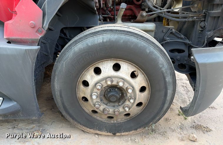 image for item ED5917 2019 International LT625 semi truck