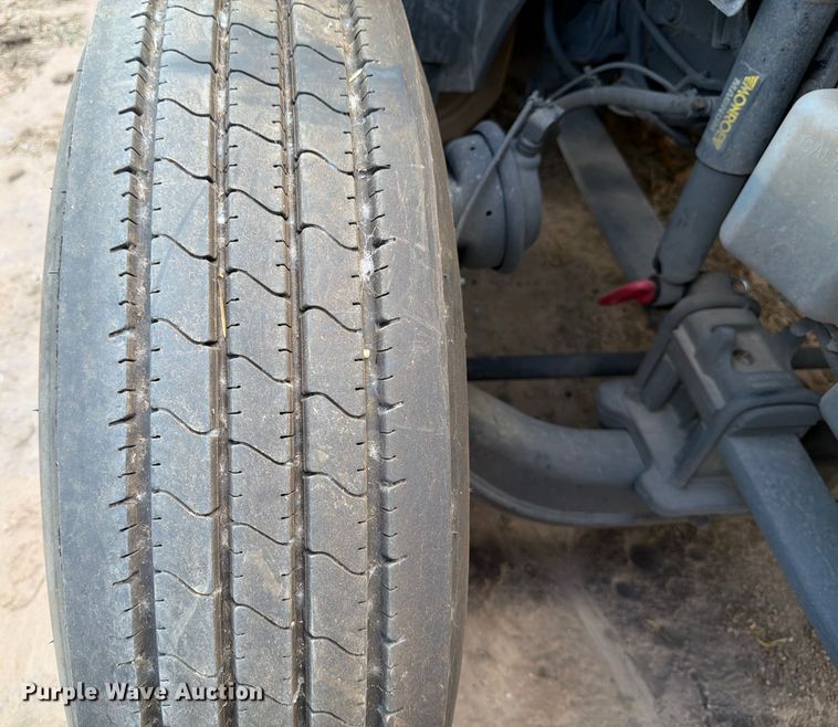 image for item ED5917 2019 International LT625 semi truck