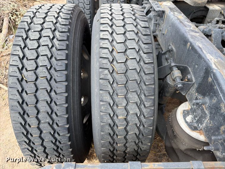 image for item ED5917 2019 International LT625 semi truck