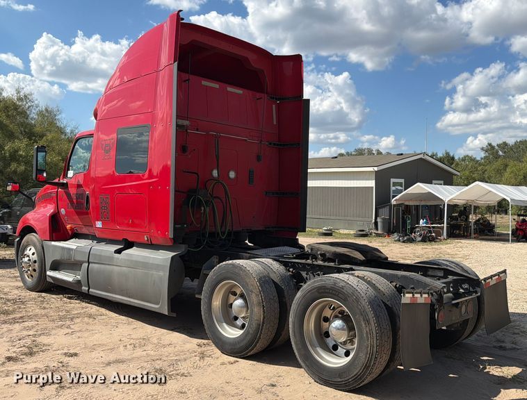 image for item ED5918 2019 International LT625 semi truck