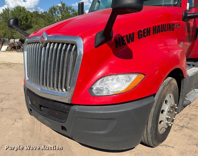 image for item ED5918 2019 International LT625 semi truck