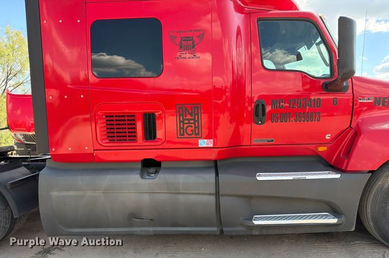 image for item ED5918 2019 International LT625 semi truck