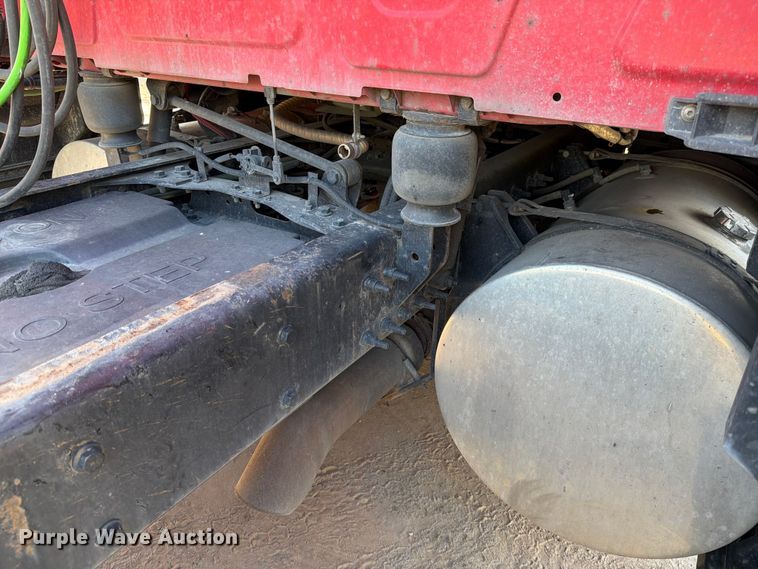 image for item ED5918 2019 International LT625 semi truck