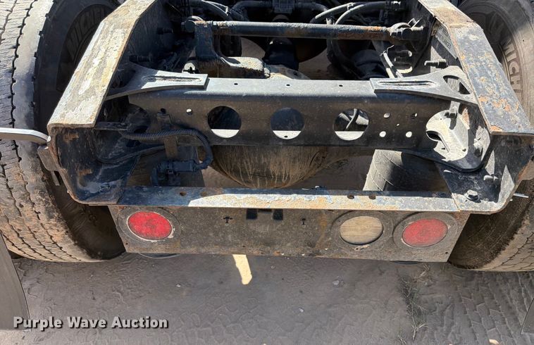 image for item ED5918 2019 International LT625 semi truck