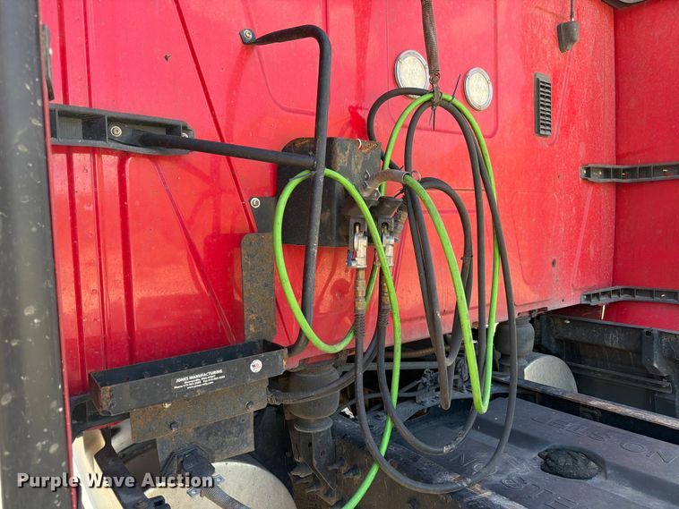 image for item ED5918 2019 International LT625 semi truck