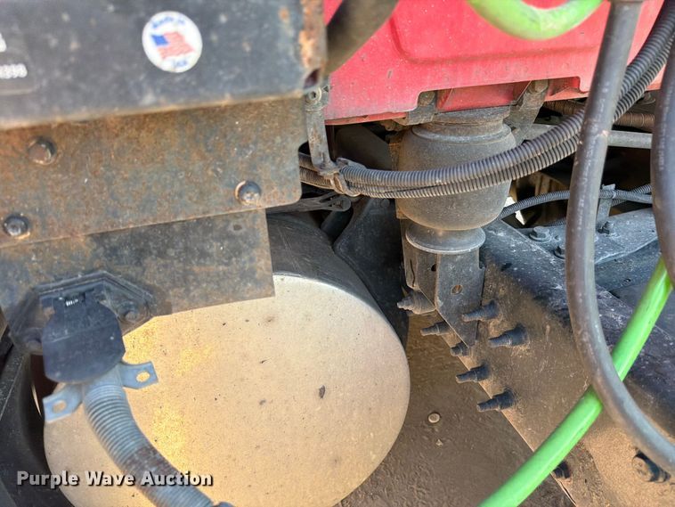 image for item ED5918 2019 International LT625 semi truck