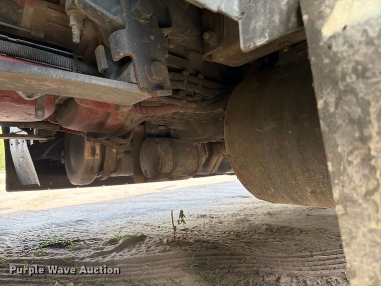 image for item ED5918 2019 International LT625 semi truck