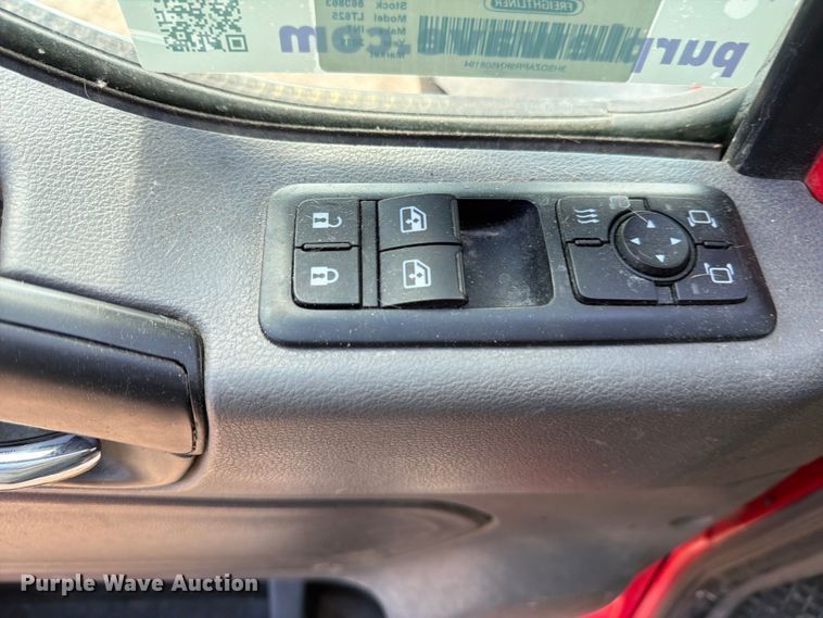 image for item ED5918 2019 International LT625 semi truck