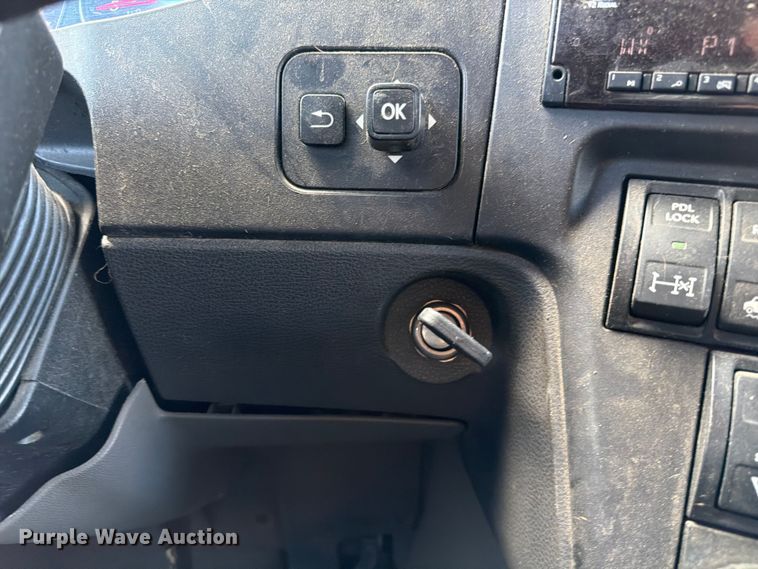 image for item ED5918 2019 International LT625 semi truck