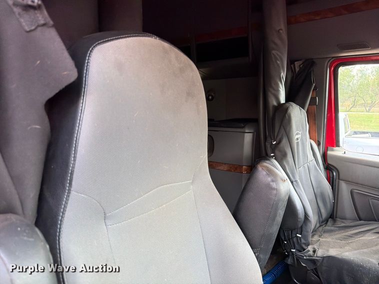 image for item ED5918 2019 International LT625 semi truck