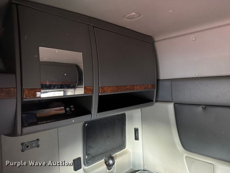 image for item ED5918 2019 International LT625 semi truck