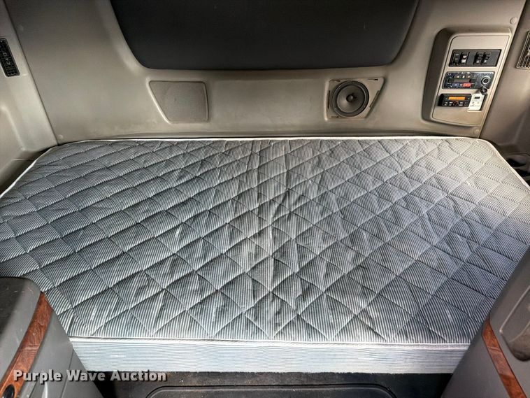 image for item ED5918 2019 International LT625 semi truck