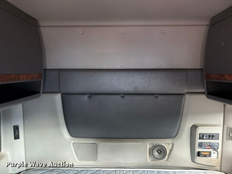 image for item ED5918 2019 International LT625 semi truck