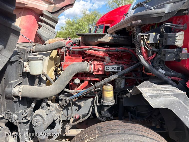 image for item ED5918 2019 International LT625 semi truck