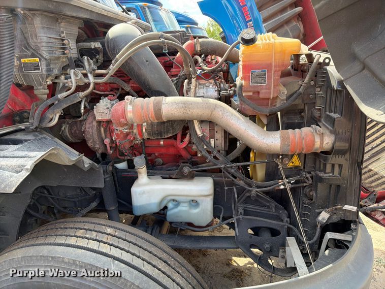 image for item ED5918 2019 International LT625 semi truck