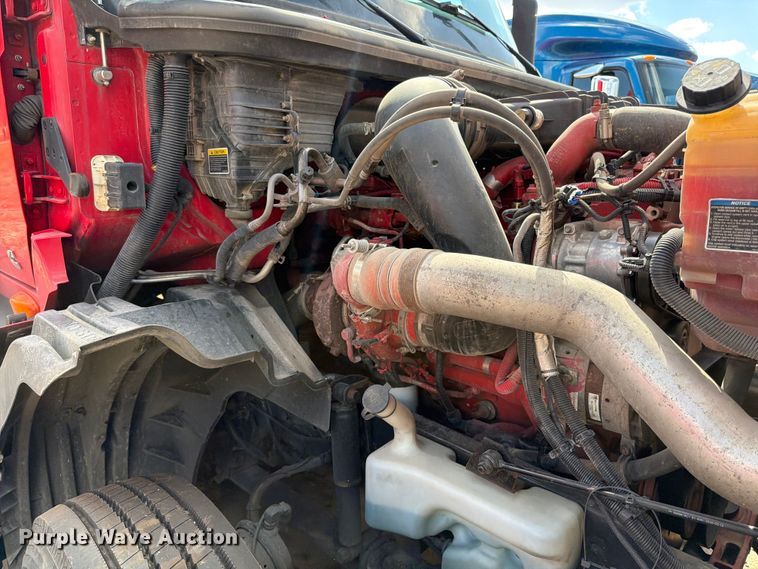 image for item ED5918 2019 International LT625 semi truck