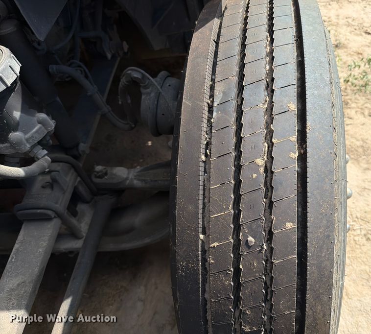 image for item ED5918 2019 International LT625 semi truck