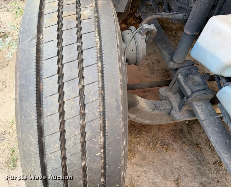 image for item ED5918 2019 International LT625 semi truck