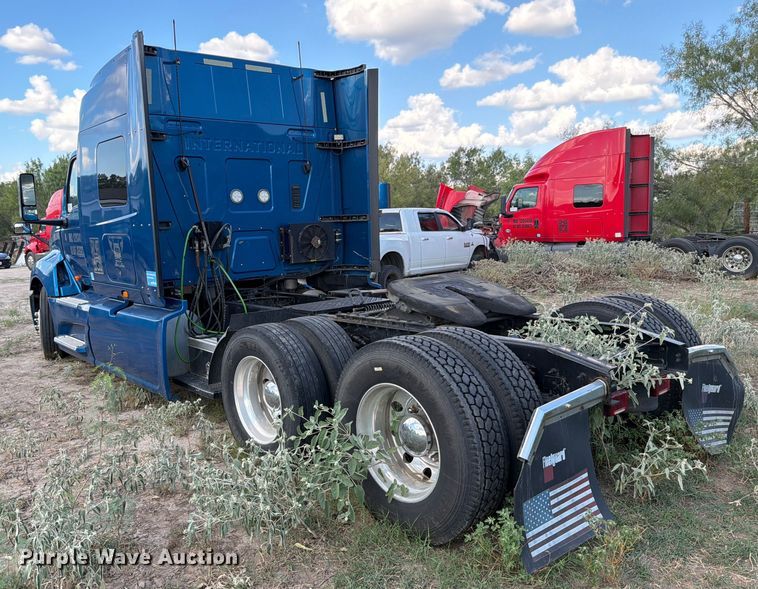 image for item ED5919 2019 International LT625 semi truck