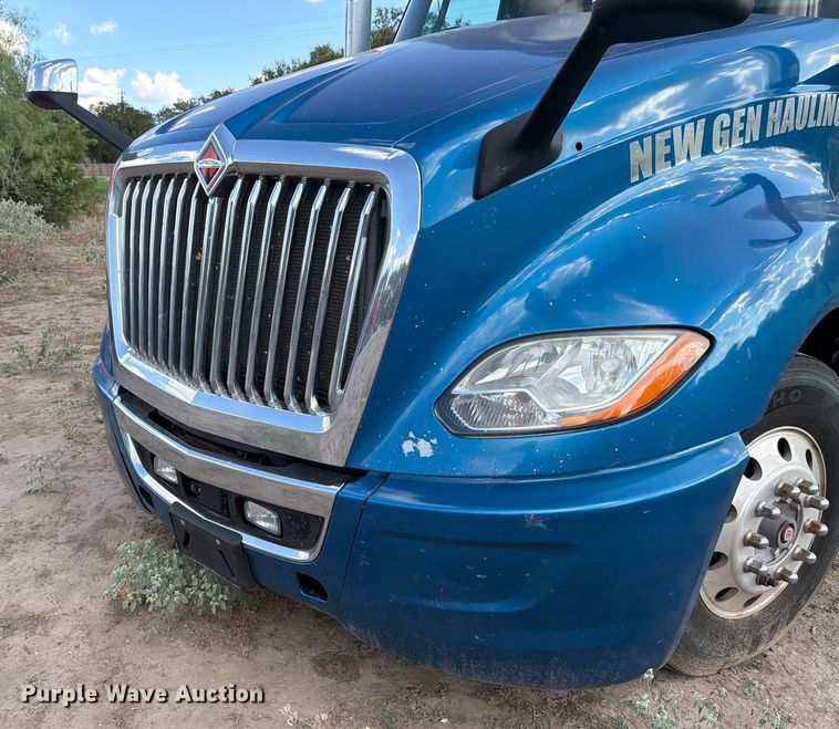 image for item ED5919 2019 International LT625 semi truck