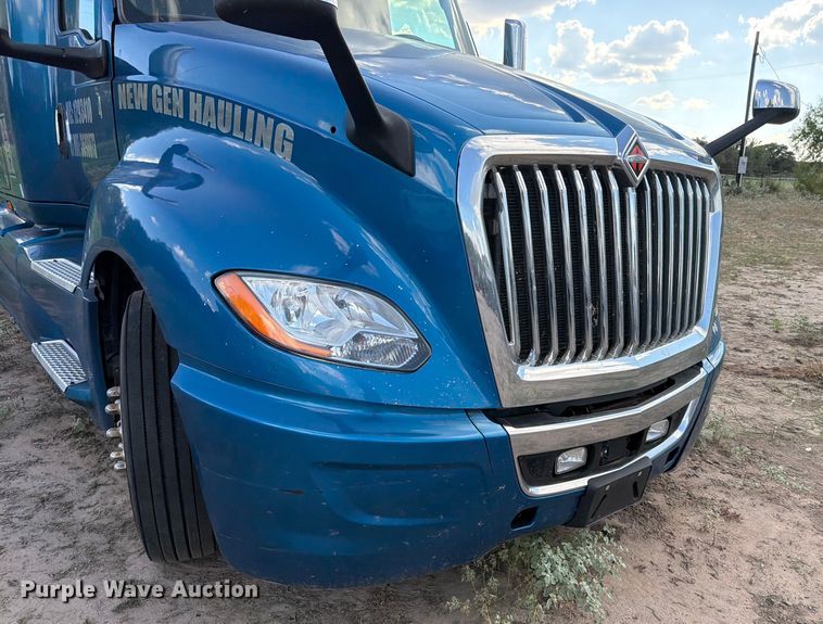 image for item ED5919 2019 International LT625 semi truck