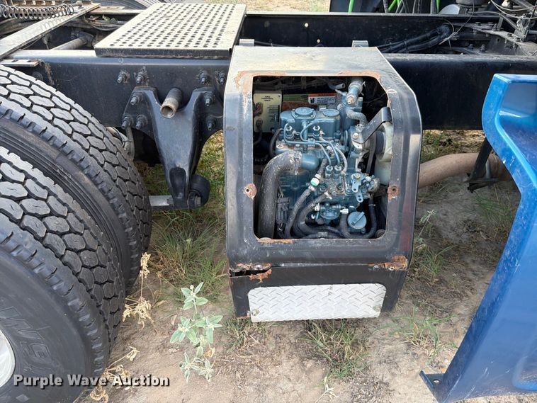 image for item ED5919 2019 International LT625 semi truck