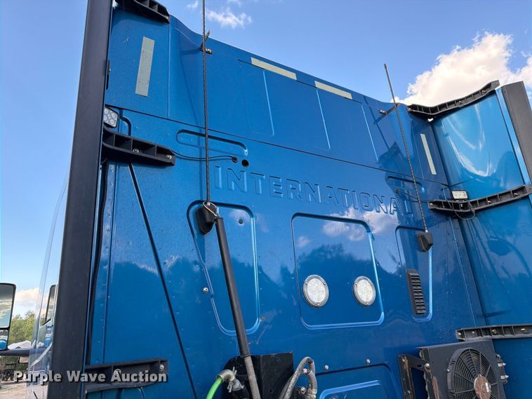 image for item ED5919 2019 International LT625 semi truck