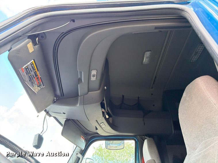 image for item ED5919 2019 International LT625 semi truck