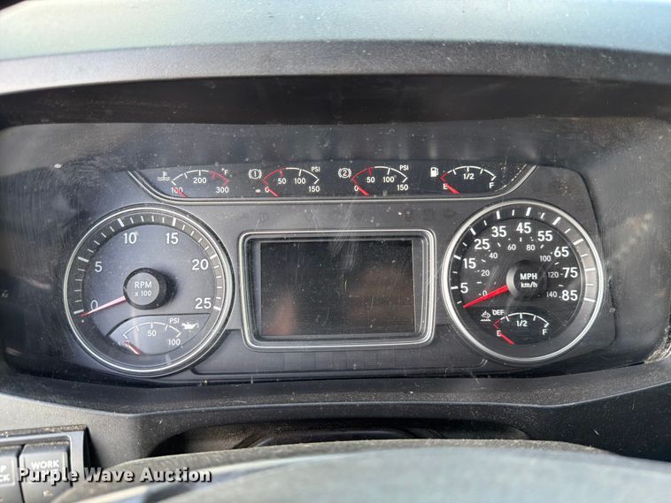 image for item ED5919 2019 International LT625 semi truck