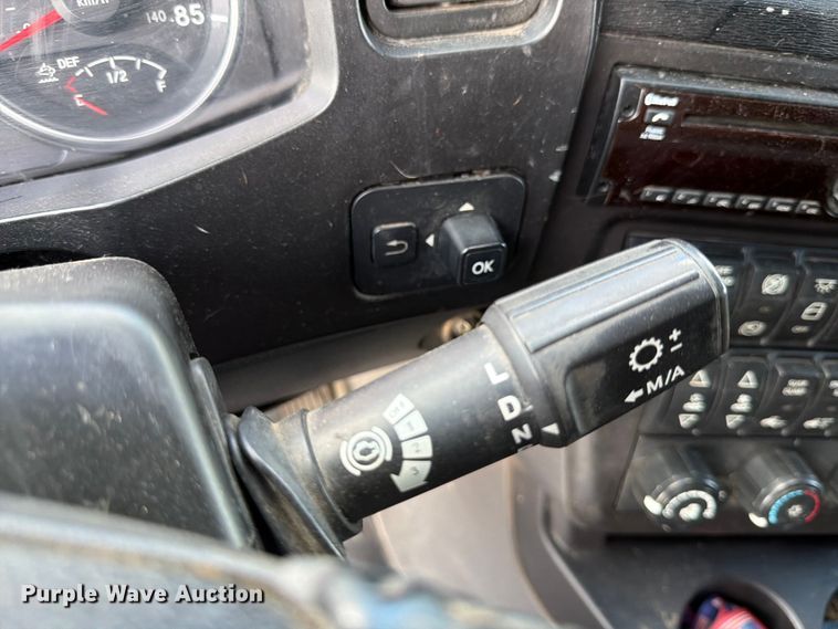 image for item ED5919 2019 International LT625 semi truck