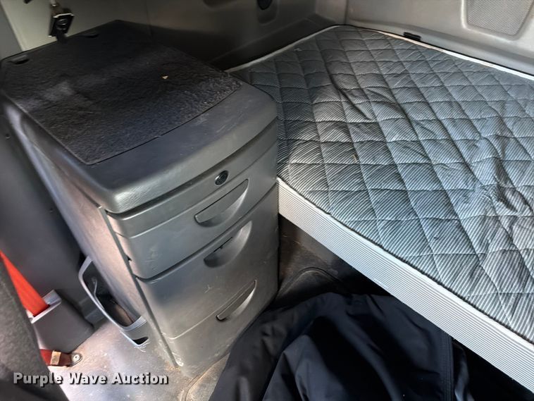 image for item ED5919 2019 International LT625 semi truck