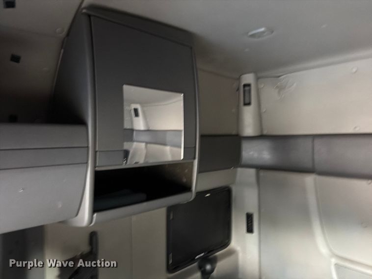 image for item ED5919 2019 International LT625 semi truck