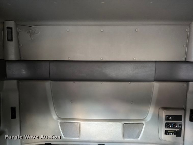 image for item ED5919 2019 International LT625 semi truck