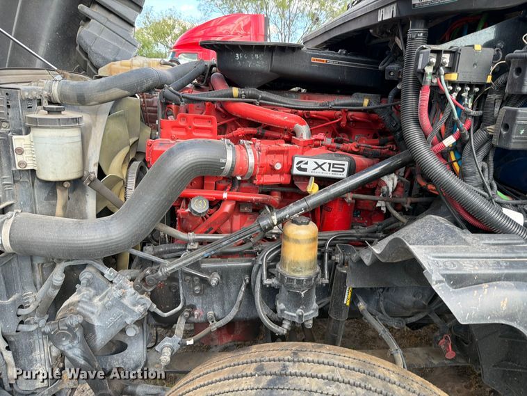 image for item ED5919 2019 International LT625 semi truck