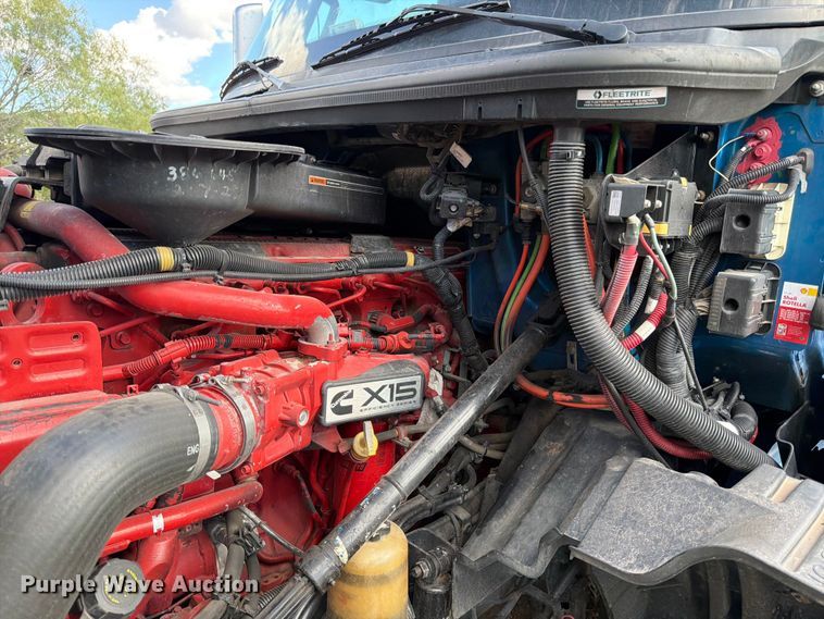 image for item ED5919 2019 International LT625 semi truck