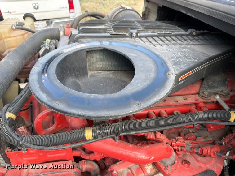 image for item ED5919 2019 International LT625 semi truck