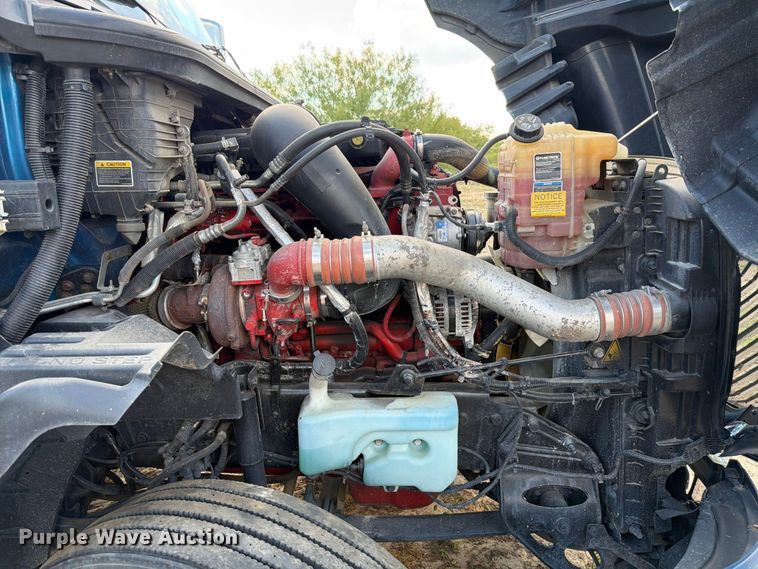 image for item ED5919 2019 International LT625 semi truck