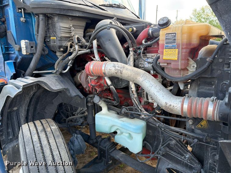 image for item ED5919 2019 International LT625 semi truck