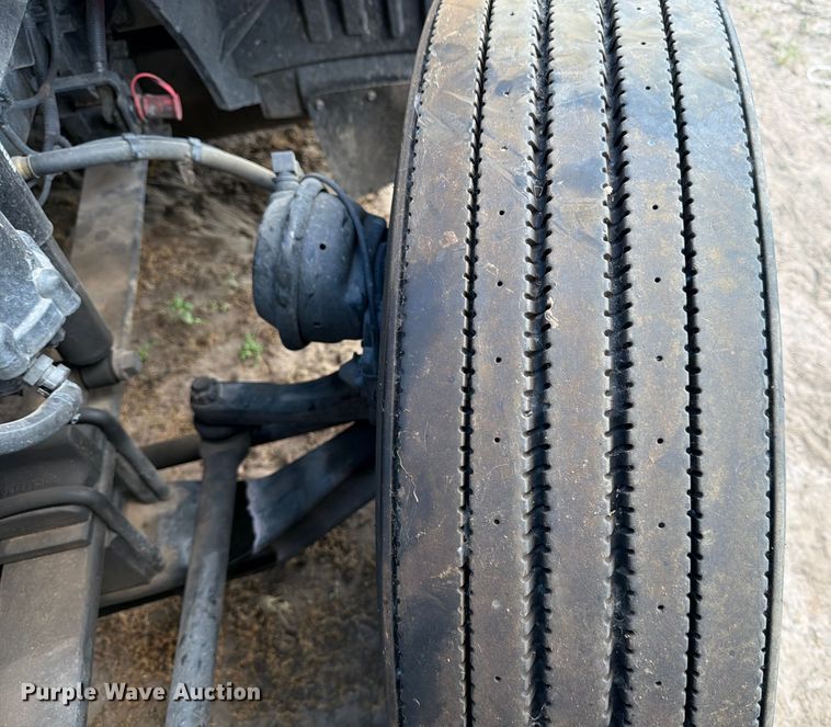 image for item ED5919 2019 International LT625 semi truck