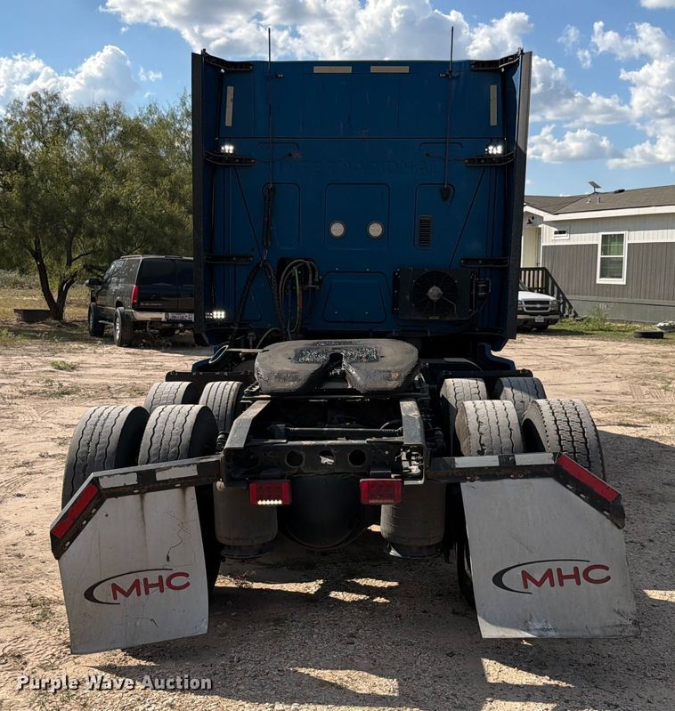 image for item ED5920 2019 International LT625 semi truck