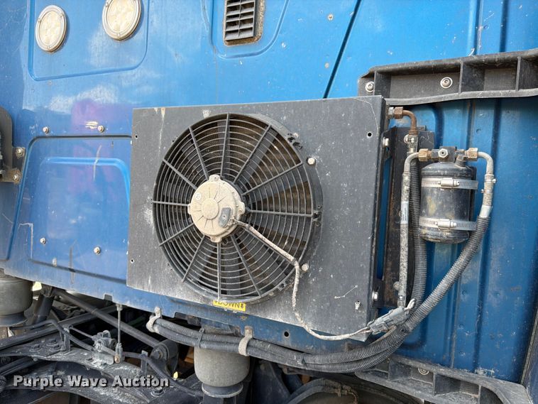 image for item ED5920 2019 International LT625 semi truck