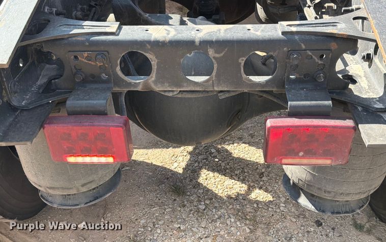 image for item ED5920 2019 International LT625 semi truck