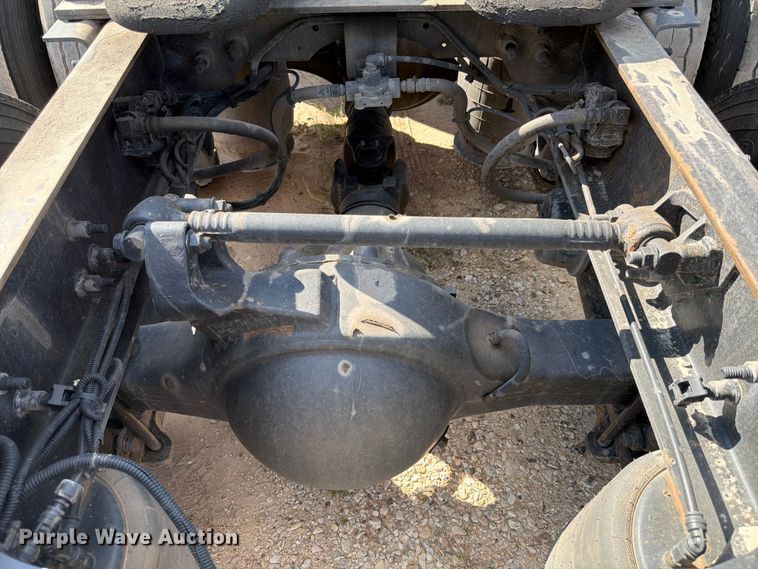 image for item ED5920 2019 International LT625 semi truck